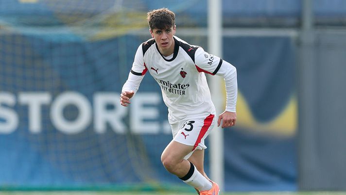 VERONA, ITALY - FEBRUARY 01: Federico Colombo of Milan in action during the Primavera 1 match between Hellas Verona U20 and AC Milan U20 at Sinergy Stadium on February 01, 2026 in Verona, Italy. (Photo by AC Milan/AC Milan via Getty Images) Primavera, ecco dove vedere la sfida Roma-Milan - immagine 1