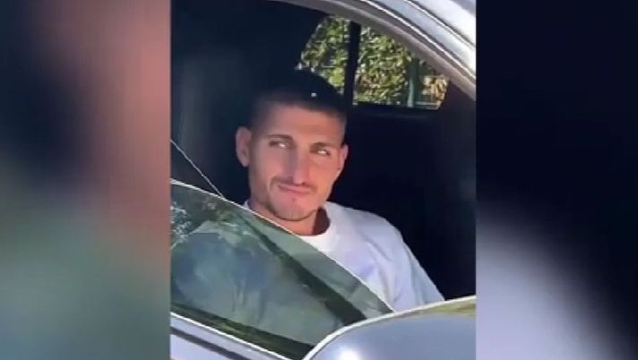 Marco Verratti, centrocampista del PSG, beccato a fumare