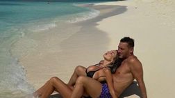 Francesco Totti e Noemi Bocchi, immagini dalle vacanze: eccoli alle Bahamas