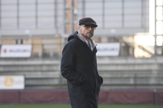 TURIN, ITALY - DECEMBER 10: Gianluca Petrachi of Torino FC during the Torino FC Training Session at Stadio Filadelfia on December 10, 2025 in Turin, Italy. (Photo by Stefano Guidi - Torino FC/Torino FC 1906 via Getty Images)