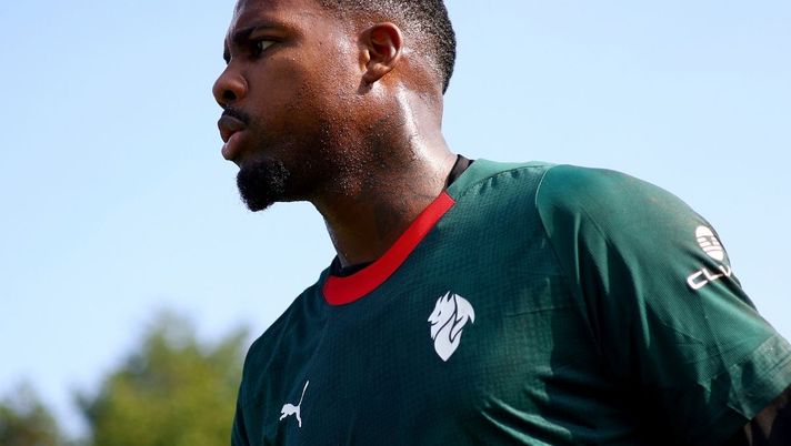 C'è possibilità che Mike Maignan firmi il rinnovo del suo contratto con il Milan | Calciomercato AC Milan News (Getty Images) Milan, Moretto: 'Maignan, rinnovo congelato'. Il retroscena su Theo