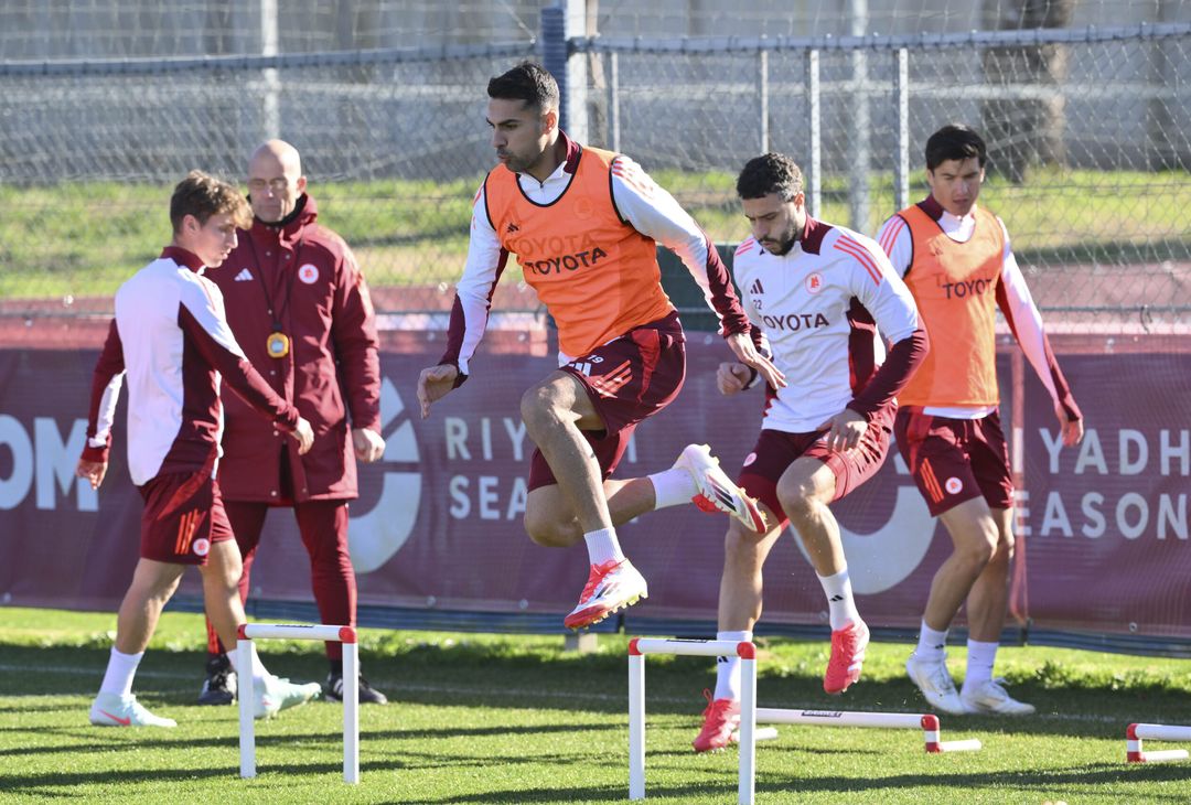 Roma in campo per preparare la sfida con il Genoa – FOTOGALLERY - immagine 22