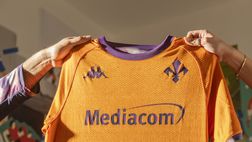 FOTO – La quarta maglia della Fiorentina. Tra arancione e double-face
