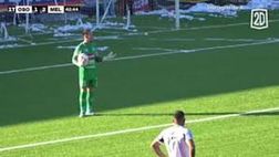 Assurdo in Cile: rigore fischiato per un semplice buffetto | VIDEO