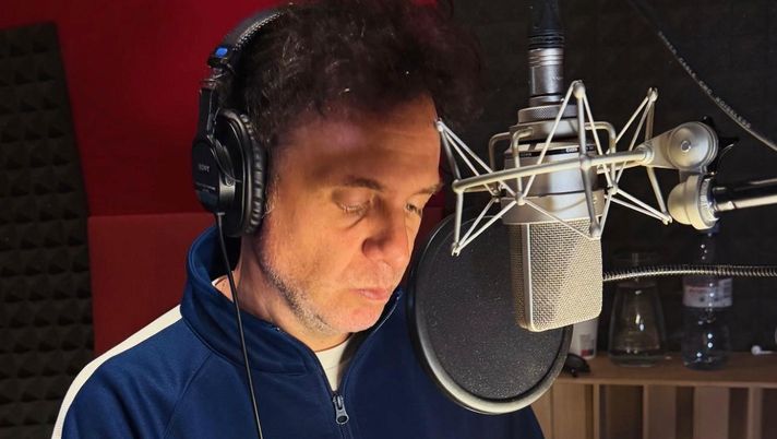 Parpiglia su Cattelan: “Odia il gossip ma ci fa notizia. Impreparato sulle bugie di Cremonini”  Parpiglia su Cattelan: “Odia il gossip ma ci fa notizia. Impreparato sulle bugie di Cremonini” - immagine 1