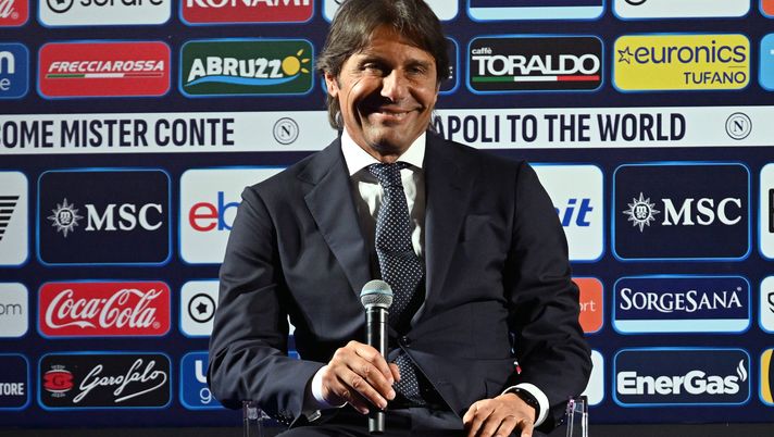 NAPLES, ITALY - JUNE 26: Antonio Conte new SSC Napoli head coach during SSC Napoli new manager unveiling on June 26, 2024 in Naples, Italy. (Photo by Francesco Pecoraro/Getty Images) conte
