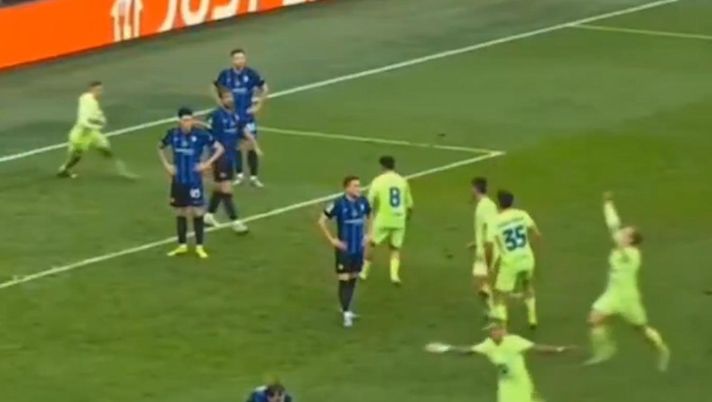 Inter-Barcellona, segna Raphinha: Pedri esulta in faccia a Bastoni – VIDEO - immagine 1