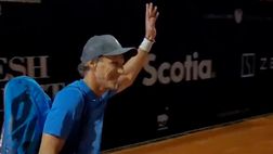 VIDEO / Forlan imita Sinner? L’ex Inter fa il suo esordio nel tennis professionistico