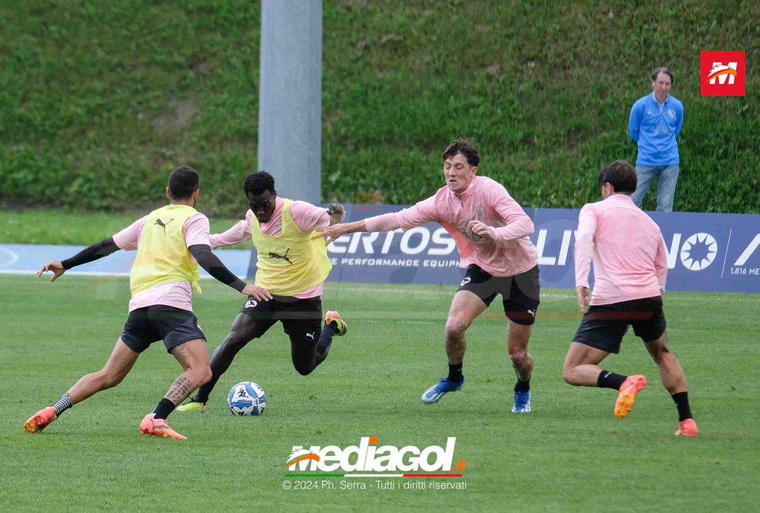 FOTO Ritiro Palermo, seduta mattutina al centro Aquagranda (GALLERY) - immagine 43