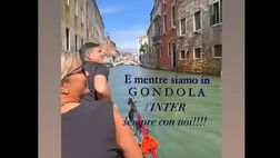 VIDEO / Zanetti a Venezia in gondola. E da una finestra spunta la bandiera dell’Inter