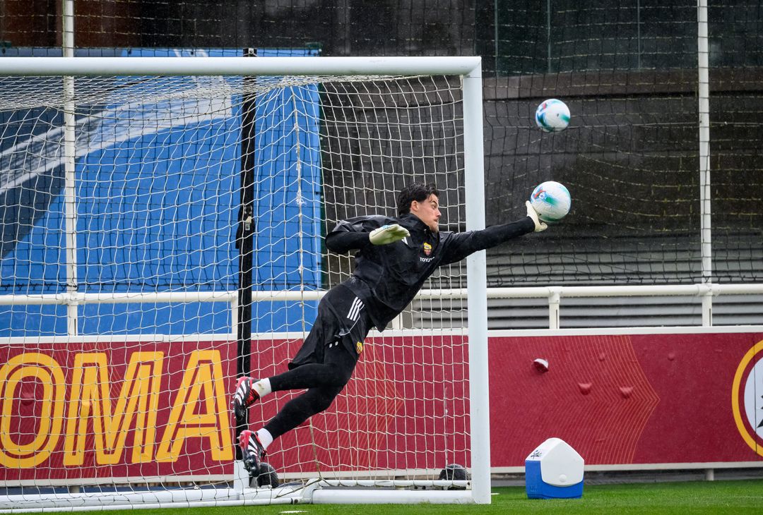 Roma, la seduta pomeridiana aperta ai tifosi al St. George’s Park – FOTO GALLERY - immagine 56