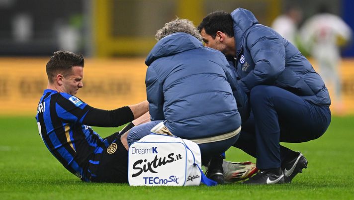 Inter, stagione tormentata per Zielinski. Oggi gli esami: rischia due mesi di stop - immagine 1