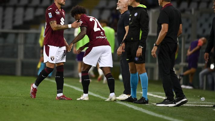 TURIN, ITALY - AUGUST 31: Cristiano Biraghi of Torino FC and Valentino Lazaro of Torino FC during the Serie A match between Torino FC and ACF Fiorentina at Stadio Olimpico Grande Torino on August 31, 2025 in Turin, Italy. (Photo by Stefano Guidi - Torino FC/Torino FC 1906 via Getty Images) Torino, Biraghi o Lazaro con il Genoa? I terzini a confronto - immagine 1