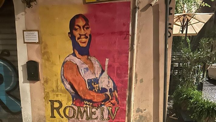 Roma, scoppia la Lukaku-mania: c’è già il primo murale a Rione Monti Roma, scoppia la Lukaku-mania: c’è già il primo murale a Rione Monti - immagine 1