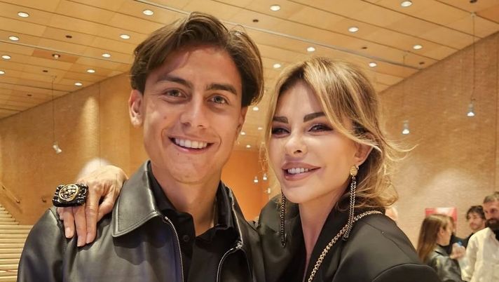 Alba Parietti ‘spaventa’ i tifosi della Roma: “Provo a riportare Dybala a Torino” - immagine 1