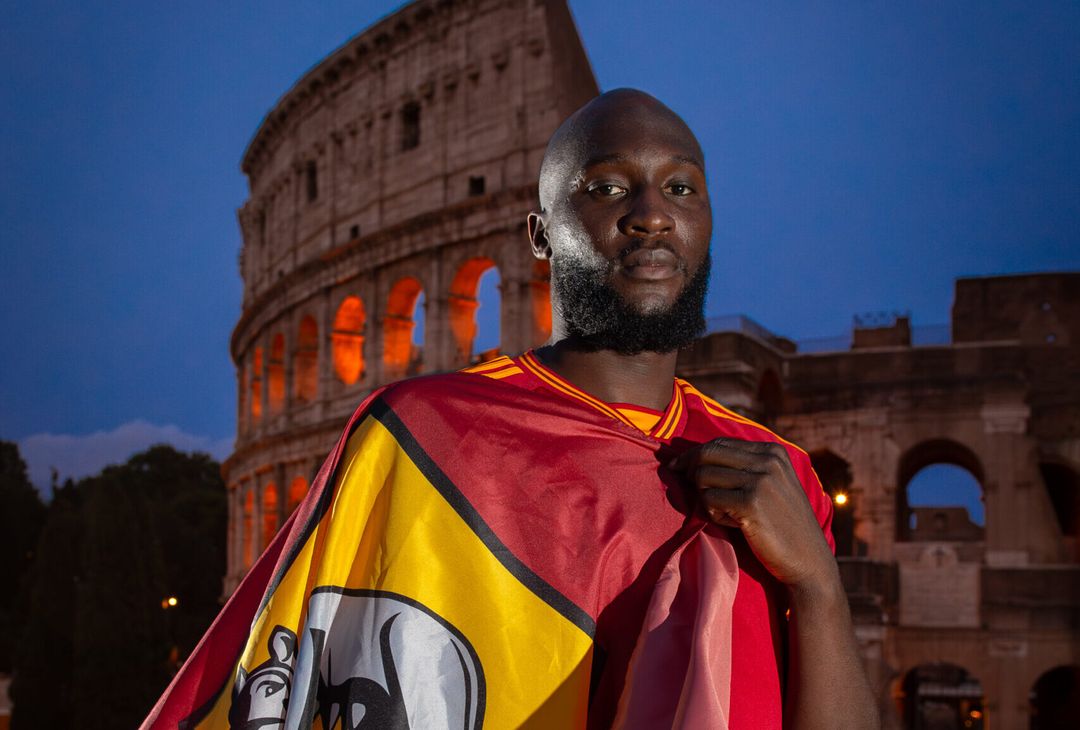 Roma, Lukaku è ufficiale: i primi suggestivi scatti in giallorosso – FOTO GALLERY - immagine 23