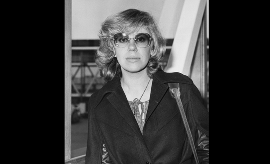 Erica Jong ha la demenza, la figlia racconta il declino: a letto tutto il giorno attaccata… Erica Jong ha la demenza, la figlia racconta il declino: a letto tutto il giorno attaccata… - immagine 1