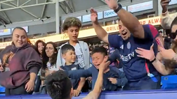 L’ex Napoli Lozano gli regala la maglia, piccolo tifoso del San Diego pazzo di gioia