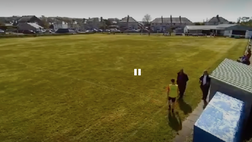 VIDEO / Follia in Galles: allenatore aggredisce guardalinee