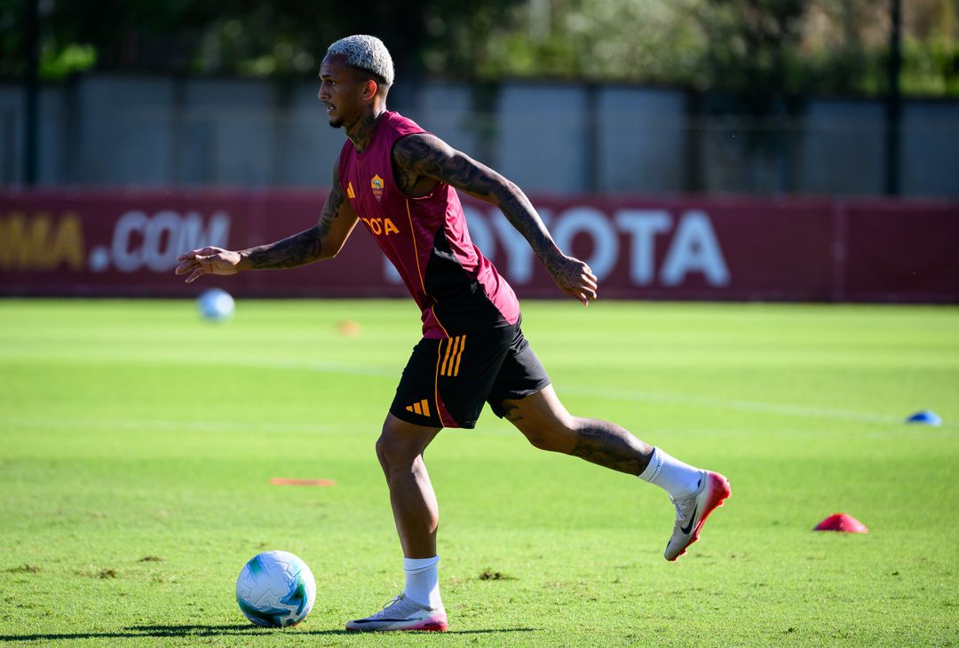 Raduno Roma, il primo allenamento di Wesley e Vasquez a Trigoria- FOTO GALLERY - immagine 5