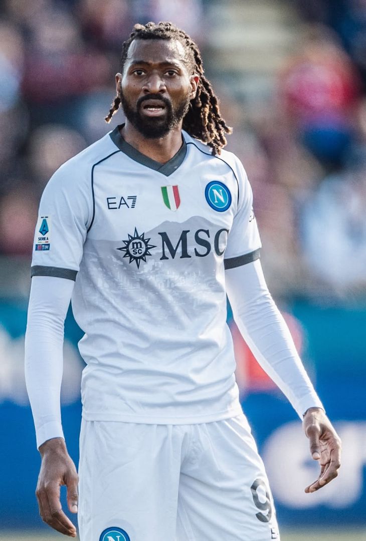 Poco più di 24 ore separano Cagliari-Napoli dal suo fischio d'inizio. Valevole per la 30ª giornata di Serie A, la gara andrà in scena domani, venerdì 20 marzo, alle 18:30. Nel frattempo, per smorzare l'attesa, l'account Instagram della società partenopea ha pubblicato un post composto da undici fotografie, una per ogni battaglia che ha avuto per protagoniste, sotto i riflettori dell'Unipol Domus (e ancor prima dello stadio Sant'Elia), la compagine sarda e quella partenopea. Un viaggio che parte dalla stagione 2010/11 e si conclude con quella più recente più recente, ossia la 2024/25.