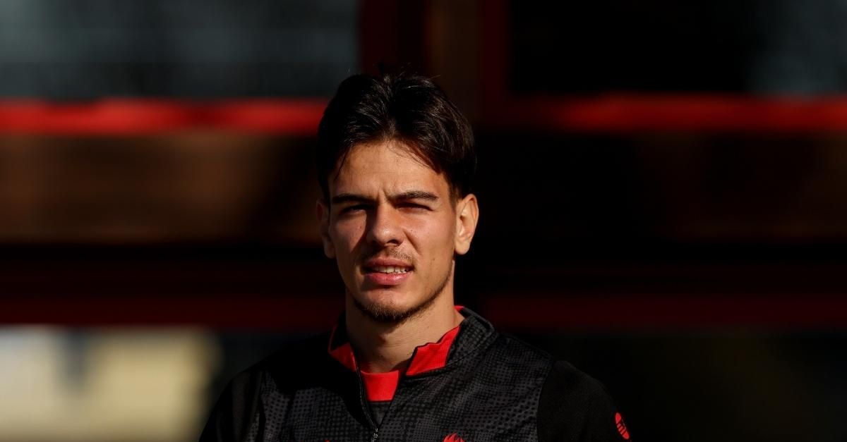 Jashari: “Il Milan deve stare in Champions League. Siamo arrabbiati di poterla solo guardare e non giocarla” Jashari: “Il Milan deve stare in Champions League. Siamo arrabbiati di poterla solo guardare e non giocarla”