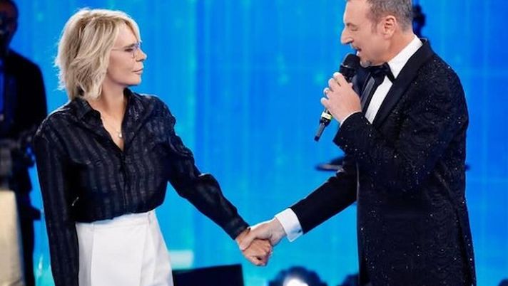 Amici, Amadeus ringrazia Maria e Mediaset: “Bella esperienza” - immagine 1