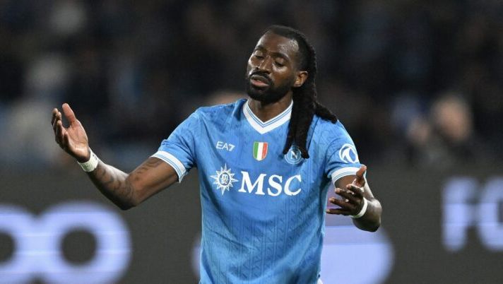 NAPLES, ITALY - APRIL 06: Frank Zambo Anguissa of SSC Napoli shows his disappointment during the Serie A match between SSC Napoli and AC Milan at Stadio Diego Armando Maradona on April 06, 2026 in Naples, Italy. (Photo by Francesco Pecoraro/Getty Images) I voti di Parma-Napoli al fanta: Anguissa bocciato! Strefezza come McTominay, per Elmas e Gutierrez… - immagine 1