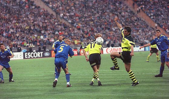 champions-league-psg-inter-maglia-gialla-borussia-dortmund-1997-finale-monaco-baviera-storia