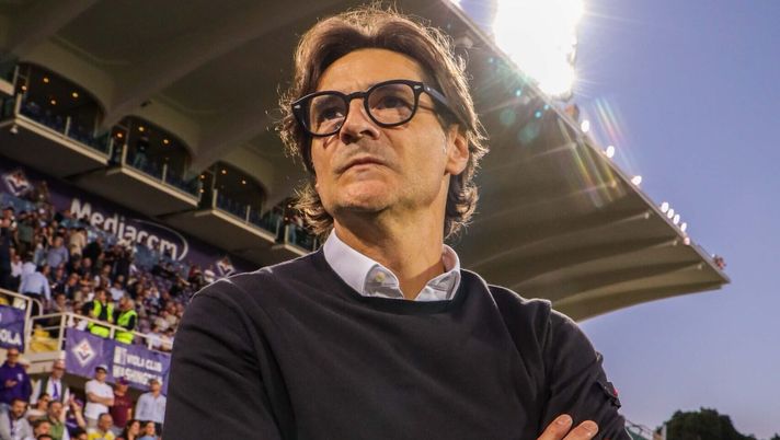 “Rispettiamo solo Vanoli!”: la Curva Fiesole si schiera al fianco del mister viola - immagine 1