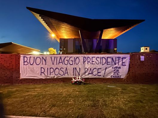 FOTO VN – La Curva saluta Rocco: “Buon viaggio Presidente, riposa in pace” - immagine 1