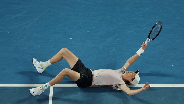 La SSC Napoli esalta la vittoria di Sinner all’Australian Open: “Sin-ply the best” - immagine 1