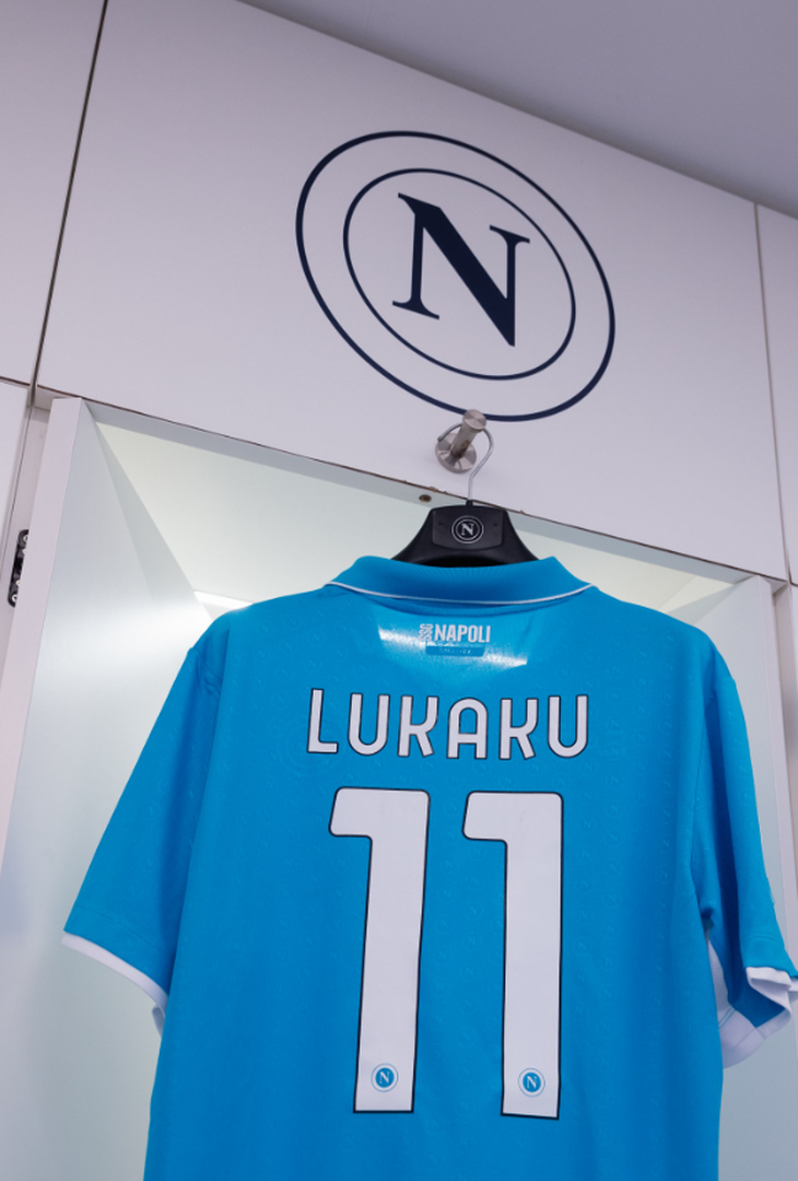 GALLERY La maglia di Lukaku debutta nello spogliatoio del Maradona - immagine 2