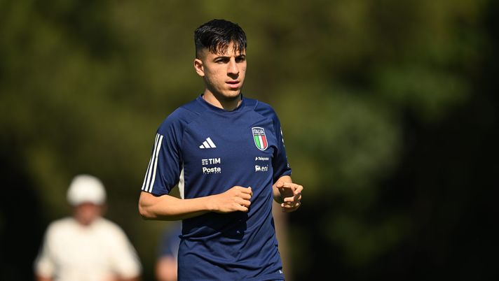 TIRRENIA, ITALY - JUNE 15: Fabiano Parisi of Italy U21 in action during a training session at Centro di Preparazione Olimpica on June 15, 2023 in Tirrenia, Italy. (Photo by Tullio M. Puglia/Getty Images) VN – Parisi in viola, spuntano le tempistiche per arrivo e firma - immagine 1