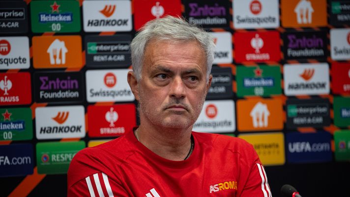 Mou, che ti succede? La notte in bianco a Trigoria e il confronto con il gruppo - immagine 1