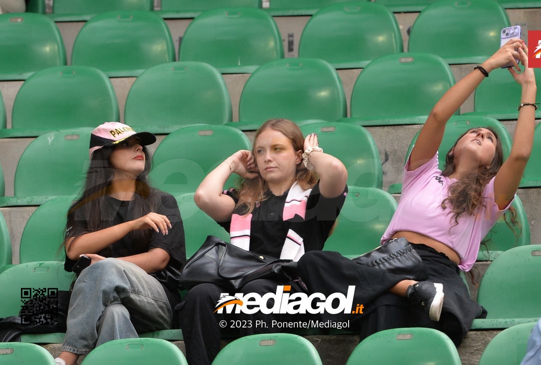 FOTOTIFO Palermo-Cittadella 0-1, gli scatti ai tifosi al “Renzo Barbera” (GALLERY) - immagine 15