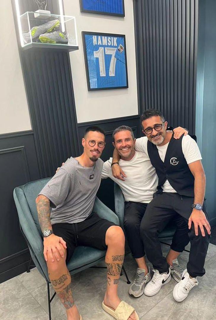 GALLERY Hamsik fa ritorno a Napoli, visita a Costantino Intemerato: gli scatti social - immagine 3