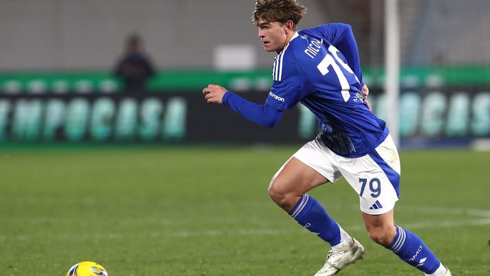 COMO, ITALY - DECEMBER 30: Nico Paz of Como 1907 in action during the Serie A match between Como 1907 and US Lecce at Stadio G. Sinigaglia on December 30, 2024 in Como, Italy. (Photo by Marco Luzzani/Getty Images) Como Inter
