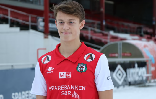 Gioca nel Bryne, segna una tripletta ma non è parente di Haaland: è il 16enne Håland- immagine 2