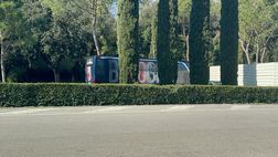 Lazio-Bologna, l’arrivo del pullman dei rossoblù all’Olimpico – VIDEO