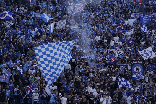 KO del Venezia contro lo Spezia, il Como torna in Serie A dopo 21 anni- immagine 2