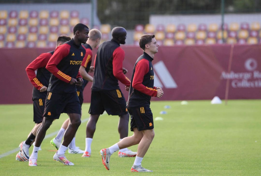 Roma, la ripresa degli allenamenti: ci sono Dybala e Renato Sanches – FOTO GALLERY - immagine 8