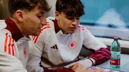 Roma, sorrisi e giochi da tavolo sul treno per Empoli – FOTO