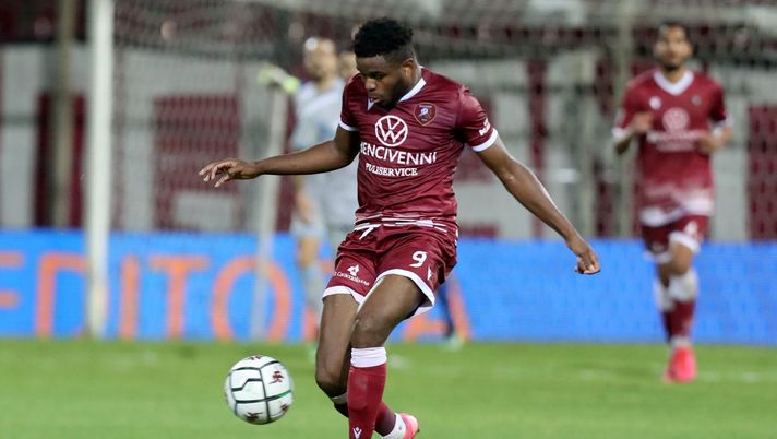 REGGIO CALABRIA, ITALY - FEBRUARY 10: Orji Okwonkwo of Reggina during the Serie B match between Reggina and Virtus Entella at Stadio Oreste Granillo on February 10, 2021 in Reggio Calabria, Italy. (Photo by Maurizio Lagana/Getty Images) Okwonkwo: “Da piccolo guardavo le partite del Milan in Champions League” - immagine 1