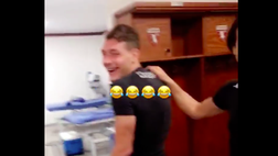 Video – Acquah, un mucchio di scarpe per Obi. E Belotti se la ride