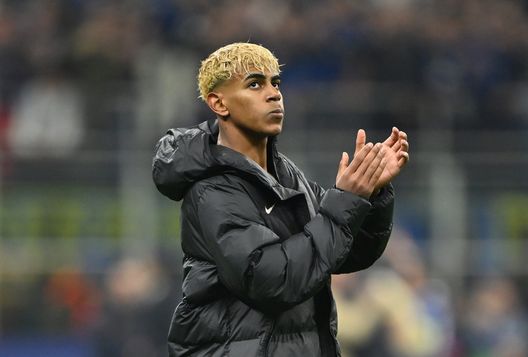 Lamine Yamal, figlio di Mounir Nasraoui. (foto di Dan Mullan/Getty Images) Da vittima a sospettato: guai giudiziari per il padre di Lamine Yamal- immagine 3