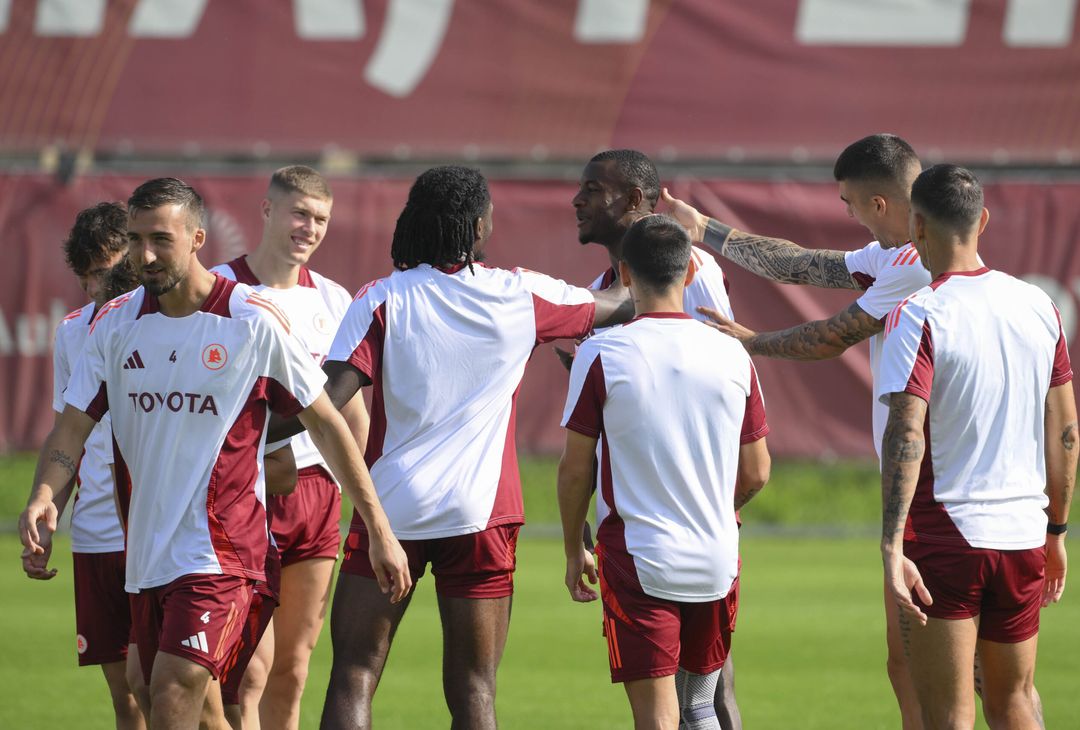 Roma, l’allenamento a Trigoria in vista della Dinamo Kiev – FOTO GALLERY - immagine 16