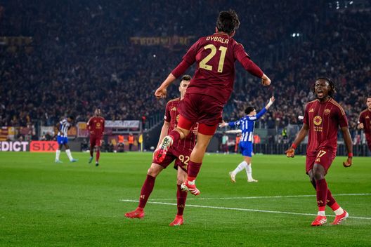 Dopo due notti da incubo, sorride il calcio italiano: la Roma batte il Porto 3-2- immagine 2
