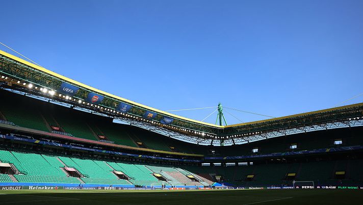 LISBON, PORTUGAL - MAY 23: General view inside the stadium during a training session ahead of the UEFA Women's Champions League Final 2025 between FC Barcelona and Arsenal WFC at Estadio Jose Alvalade stadium on May 23, 2025 in Lisbon, Portugal. (Photo by Maja Hitij/Getty Images) Sporting Lisbona, lavori allo stadio Alvalade e richiesta di giocare in trasferta - immagine 1