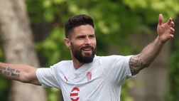 Milan, la quarta maglia arriva anche a Giroud: “Grazie mille. Forza Milan sempre” | Video